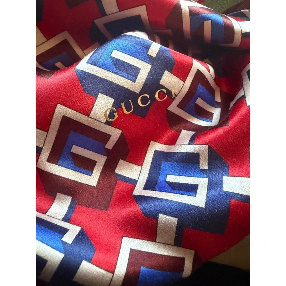 Gucci Voyage Satin Slippers Mens 12 Red Blue GG Geometric Print Italy New in Box